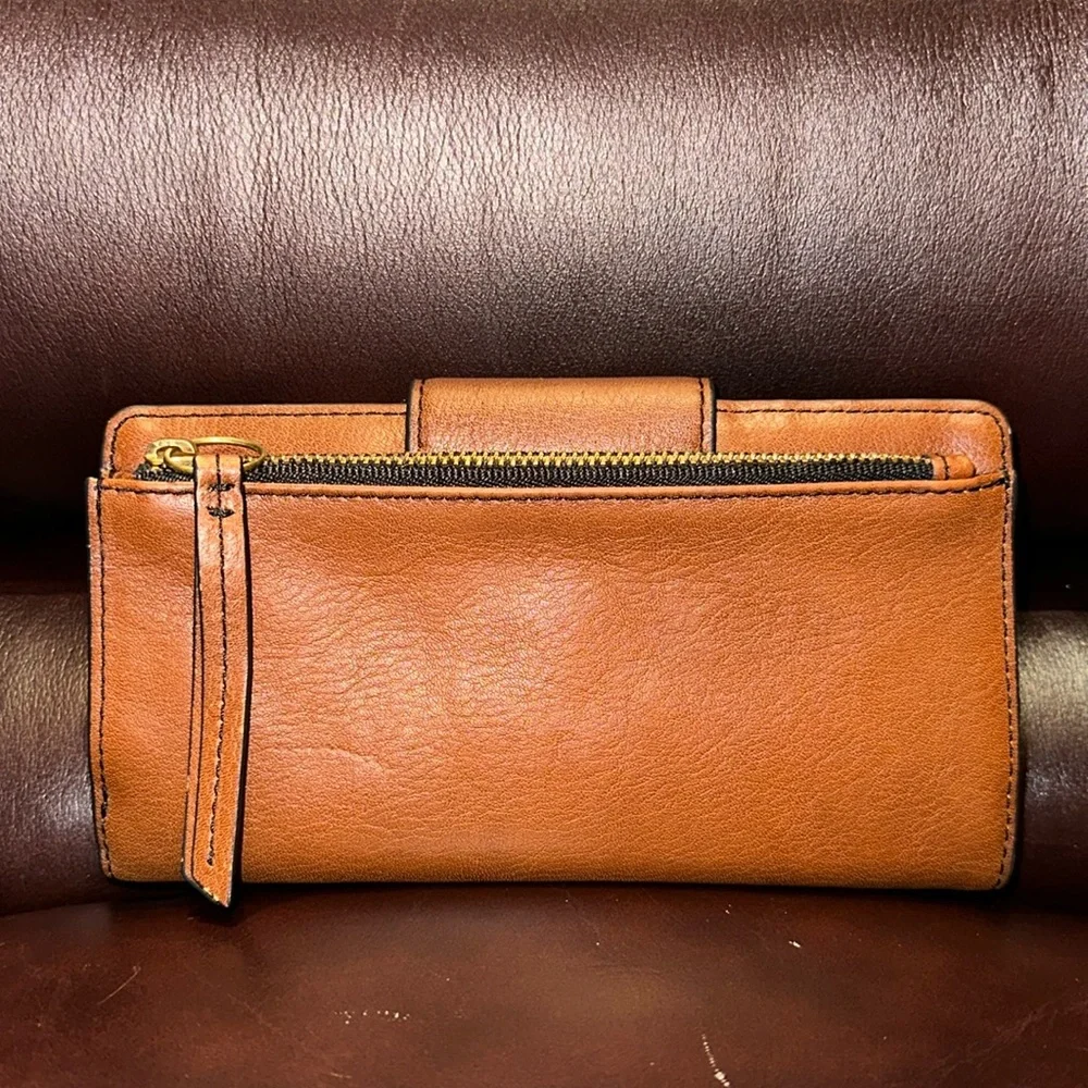 Fossil Madison Leather Wallet - Picture 5 of 16